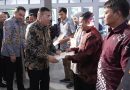 Serahkan Sertipikat ke Penggiat UMKM di Garut, Wamen Ossy Harap Masyarakat Dapat Kembangkan Usaha dan Tingkatkan Taraf Ekonomi